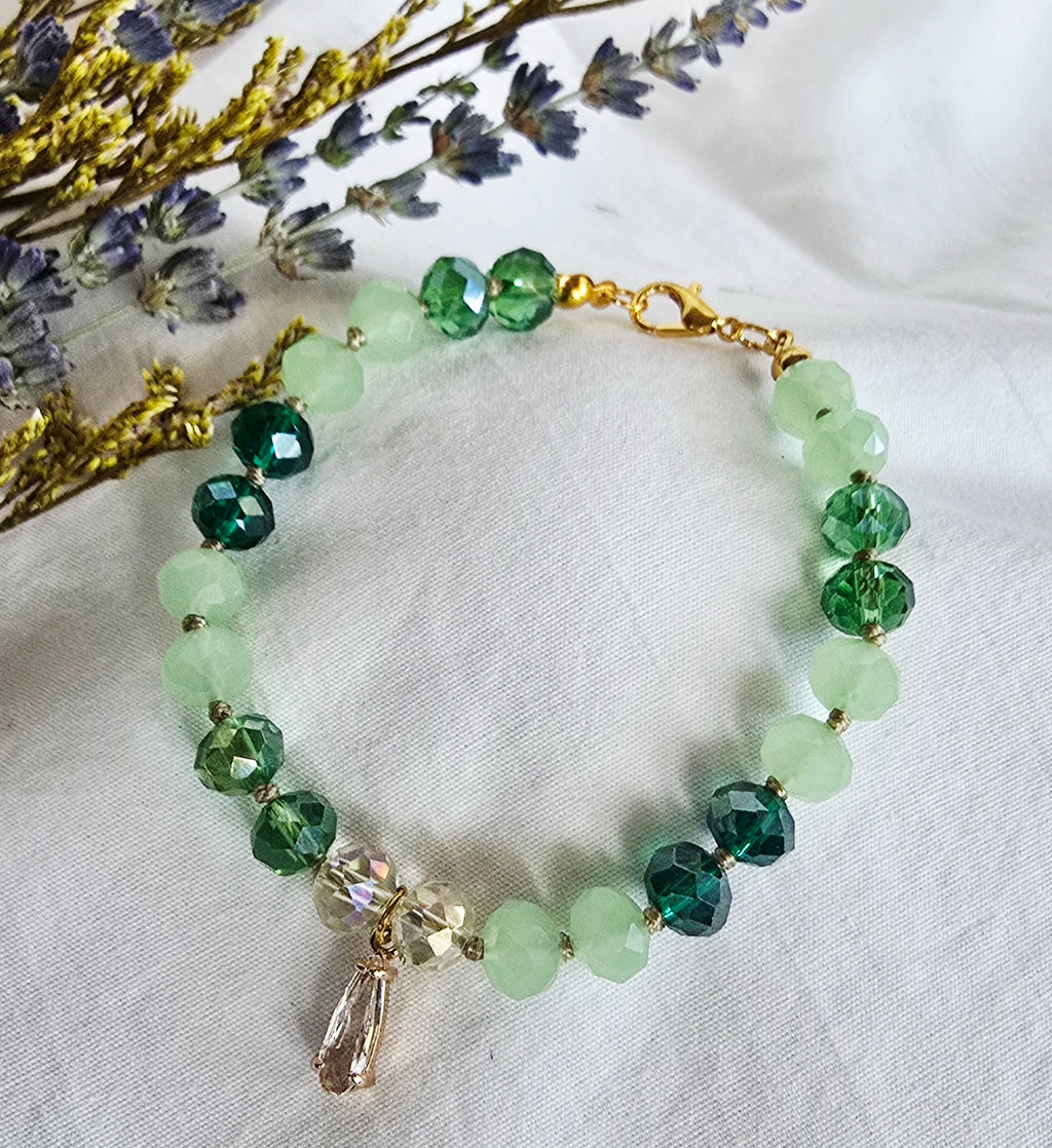 Emerald Glow Faceted Green Glass Bead Bracelet