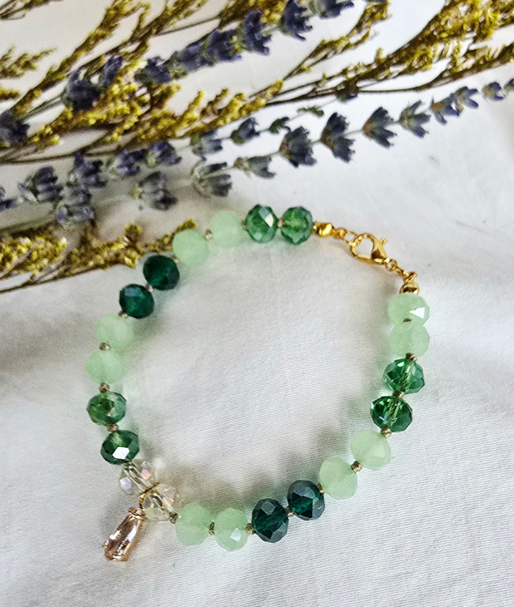Emerald Glow Faceted Green Glass Bead Bracelet