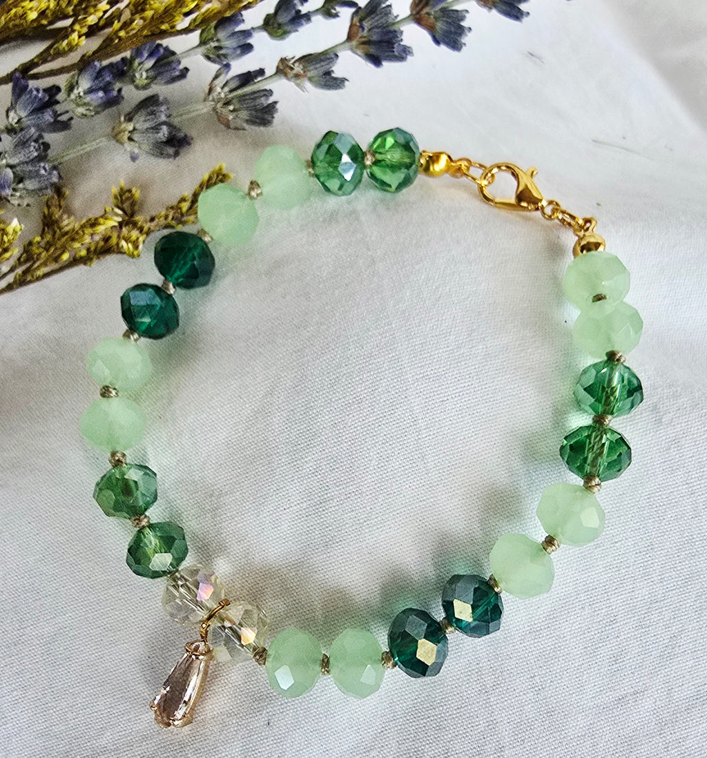 Emerald Glow Faceted Green Glass Bead Bracelet